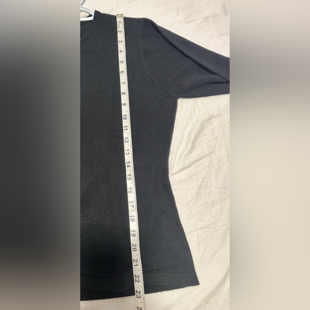 100% Cashmere Long Sleeve Sweater – Soft, Lightweight & Luxurious - Picture 10 of 10